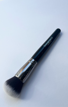 Load image into Gallery viewer, Buffing Foundation Brush
